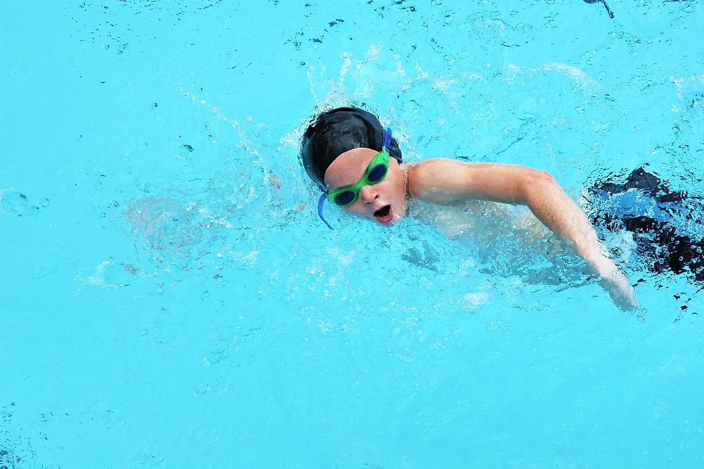 Serbest Stil Yüzme Nedir ve Nasıl Öğrenilir?